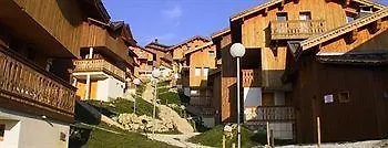 Madame Les Du Praz