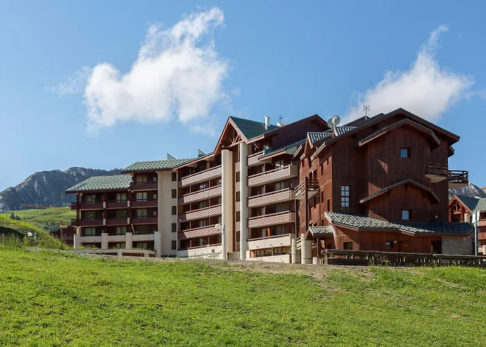 Madame Les Du Praz *