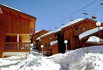 Madame Les Du Praz *