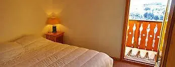 Madame Les Du Praz *