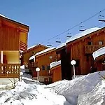 Madame Les Du Praz *