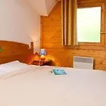 Madame Les Du Praz