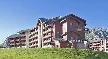 Madame Les Du Praz *