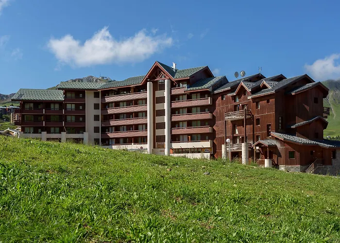 Madame Les Du Praz *